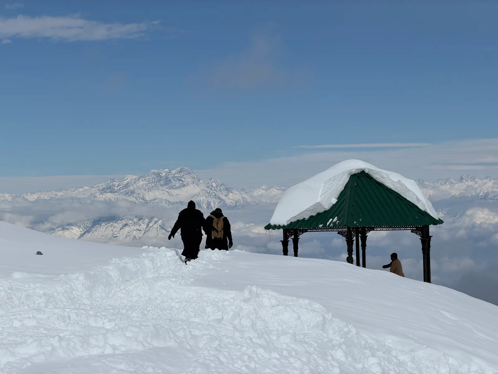 Alpathar Lake Trek trek landscape in Kashmir